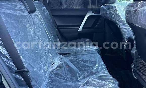 Nunua Ilio tumika Toyota Land Cruiser Prado Nyeusi Gari ndani ya Dar es Salaam nchini Dar es Salaam Nunua Ilio tumika Toyota Land Cruiser Prado Nyeusi Gari ndani ya Dar es Salaam nchini Dar es Salaam