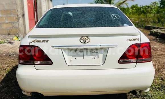 Nunua Ilio tumika Toyota Crown Nyeupe Gari ndani ya Dar es Salaam nchini Dar es Salaam Nunua Ilio tumika Toyota Crown Nyeupe Gari ndani ya Dar es Salaam nchini Dar es Salaam