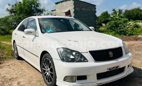 Nunua Ilio tumika Toyota Crown Nyeupe Gari ndani ya Dar es Salaam nchini Dar es Salaam Nunua Ilio tumika Toyota Crown Nyeupe Gari ndani ya Dar es Salaam nchini Dar es Salaam