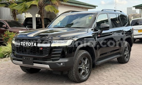 Buy Used Toyota Land Cruiser Black Car in Dar es Salaam in Dar es Salaam