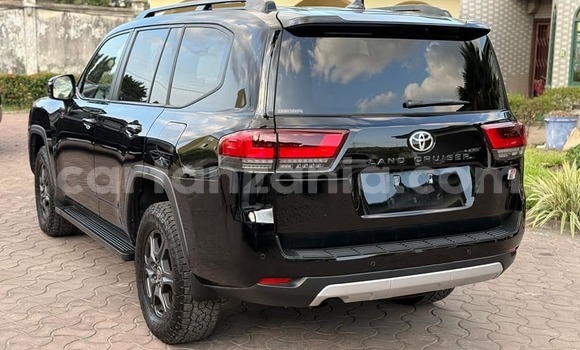 Nunua Ilio tumika Toyota Land Cruiser Nyeusi Gari ndani ya Dar es Salaam nchini Dar es Salaam Nunua Ilio tumika Toyota Land Cruiser Nyeusi Gari ndani ya Dar es Salaam nchini Dar es Salaam