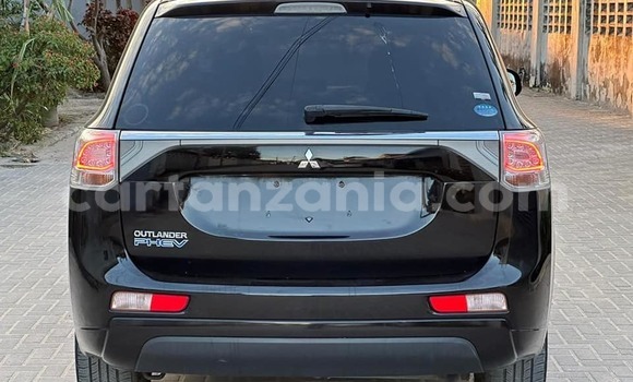 Nunua Ilio tumika Mitsubishi Outlander Nyeusi Gari ndani ya Dar es Salaam nchini Dar es Salaam Nunua Ilio tumika Mitsubishi Outlander Nyeusi Gari ndani ya Dar es Salaam nchini Dar es Salaam