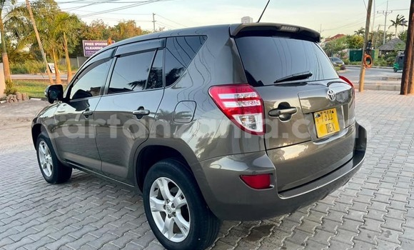 Nunua Ilio tumika Toyota RAV4 Nyingine Gari ndani ya Dar es Salaam nchini Dar es Salaam Nunua Ilio tumika Toyota RAV4 Nyingine Gari ndani ya Dar es Salaam nchini Dar es Salaam