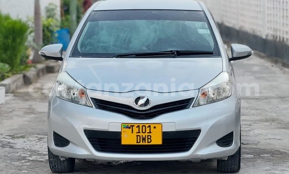 Nunua Ilio tumika Toyota Vitz Nyingine Gari ndani ya Dar es Salaam nchini Dar es Salaam
