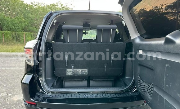 Nunua Ilio tumika Toyota Vanguard Nyeusi Gari ndani ya Dar es Salaam nchini Dar es Salaam Nunua Ilio tumika Toyota Vanguard Nyeusi Gari ndani ya Dar es Salaam nchini Dar es Salaam