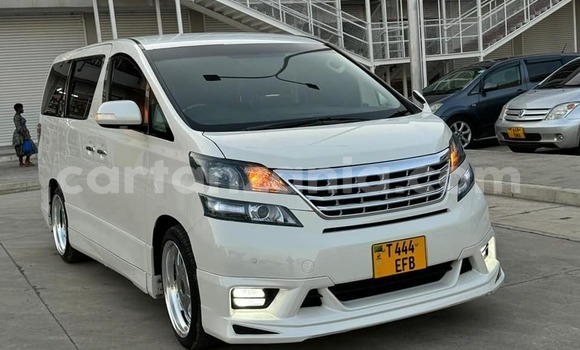 Buy Used Toyota Vellfire White Car in Dar es Salaam in Dar es Salaam