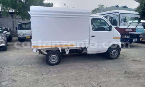 Nunua Ilio tumika Suzuki Carry Nyeupe Gari ndani ya Dar es Salaam nchini Dar es Salaam Nunua Ilio tumika Suzuki Carry Nyeupe Gari ndani ya Dar es Salaam nchini Dar es Salaam
