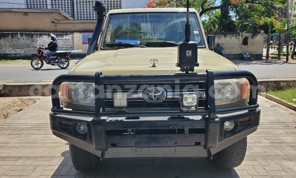 Buy Used Toyota Land Cruiser Brown Car in Dar es Salaam in Dar es Salaam