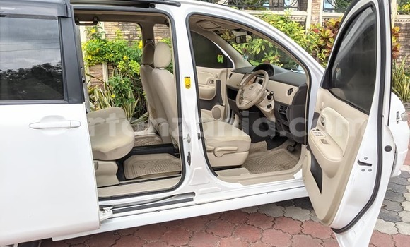 Buy Used Toyota Sienta White Car in Dar es Salaam in Dar es Salaam Buy Used Toyota Sienta White Car in Dar es Salaam in Dar es Salaam