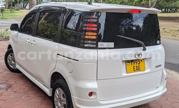 Buy Used Toyota Sienta White Car in Dar es Salaam in Dar es Salaam Buy Used Toyota Sienta White Car in Dar es Salaam in Dar es Salaam