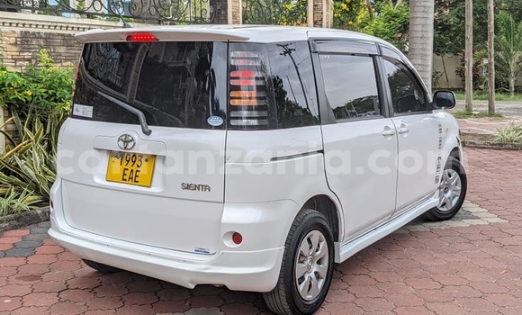 Buy Used Toyota Sienta White Car in Dar es Salaam in Dar es Salaam Buy Used Toyota Sienta White Car in Dar es Salaam in Dar es Salaam