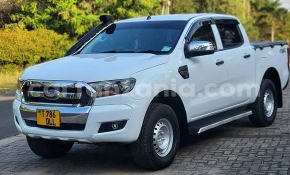 Nunua Ilio tumika Ford Ranger Nyeupe Gari ndani ya Dar es Salaam nchini Dar es Salaam