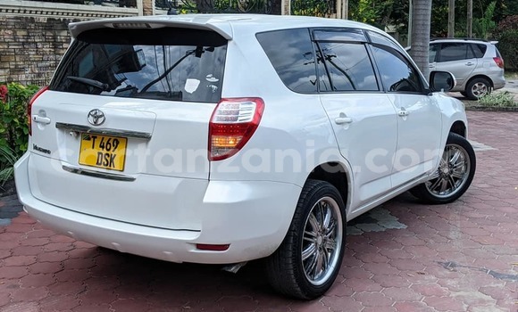 Buy Used Toyota Vanguard White Car in Dar es Salaam in Dar es Salaam Buy Used Toyota Vanguard White Car in Dar es Salaam in Dar es Salaam