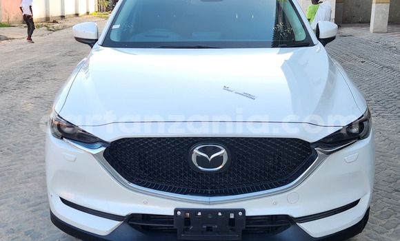 Nunua Imported Mazda CX-5 Nyeupe Gari ndani ya Dar es Salaam nchini Dar es Salaam