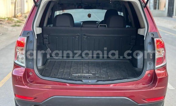 Nunua Ilio tumika Subaru Forester Nyekundu Gari ndani ya Dar es Salaam nchini Dar es Salaam