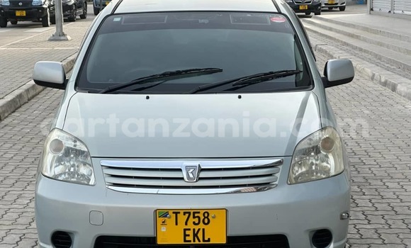 Nunua Ilio tumika Toyota Raum Kijani Gari ndani ya Dar es Salaam nchini Dar es Salaam