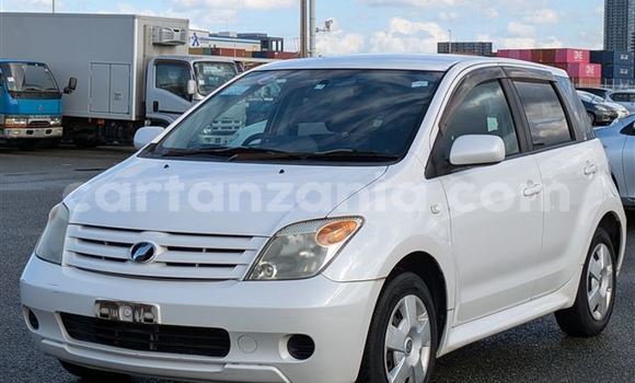 Buy Import Toyota IST White Car in Dar es Salaam in Dar es Salaam Buy Import Toyota IST White Car in Dar es Salaam in Dar es Salaam
