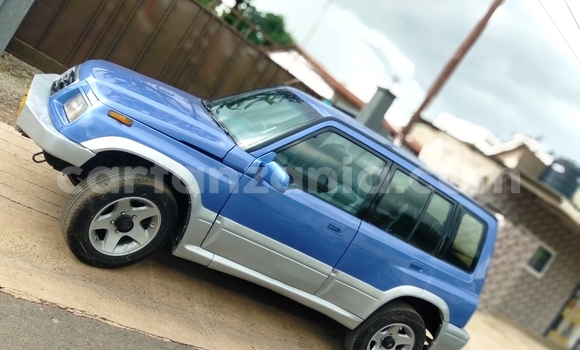 Nunua Ilio tumika Suzuki Escudo Bluu Gari ndani ya Arusha nchini Arusha