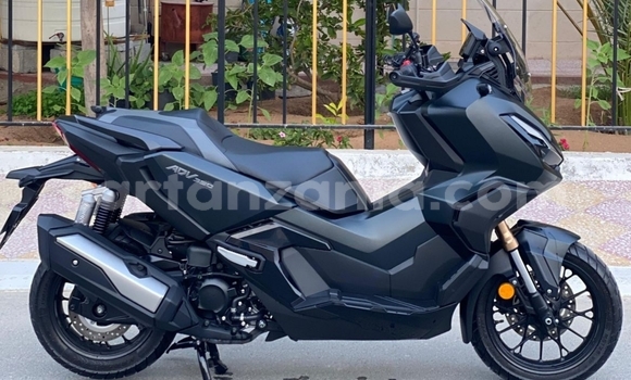 Nunua Ilio tumika Honda X-ADV Nyeusi Bike ndani ya Arusha nchini Arusha Nunua Ilio tumika Honda X-ADV Nyeusi Bike ndani ya Arusha nchini Arusha