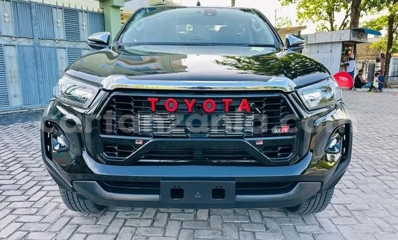 Nunua Ilio tumika Toyota Hilux Nyeusi Gari ndani ya Biharamulo nchini Kagera Nunua Ilio tumika Toyota Hilux Nyeusi Gari ndani ya Biharamulo nchini Kagera