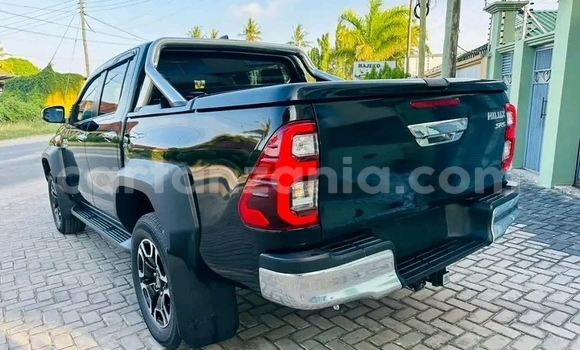 Nunua Ilio tumika Toyota Hilux Nyeusi Gari ndani ya Biharamulo nchini Kagera Nunua Ilio tumika Toyota Hilux Nyeusi Gari ndani ya Biharamulo nchini Kagera