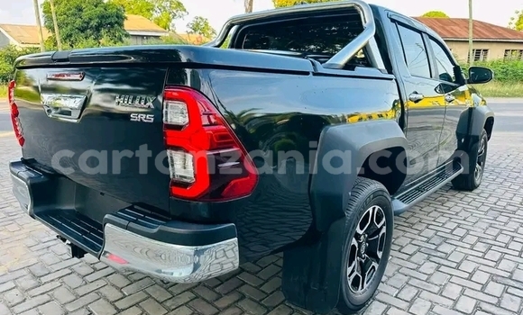 Nunua Ilio tumika Toyota Hilux Nyeusi Gari ndani ya Biharamulo nchini Kagera Nunua Ilio tumika Toyota Hilux Nyeusi Gari ndani ya Biharamulo nchini Kagera