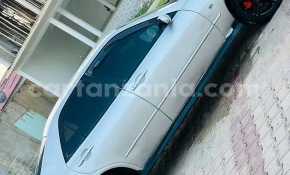 Buy Used Toyota Altezza White Car in Buhigwe in Kigoma Buy Used Toyota Altezza White Car in Buhigwe in Kigoma