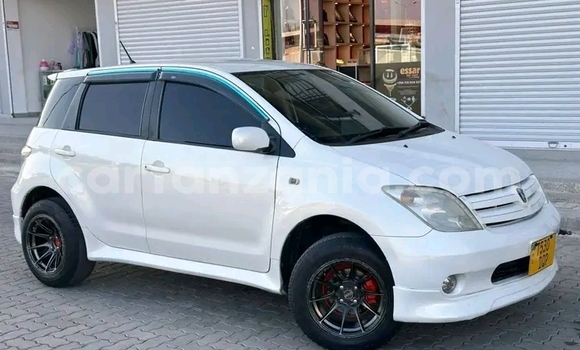 Buy Used Toyota IST White Car in Bunda in Mara Buy Used Toyota IST White Car in Bunda in Mara