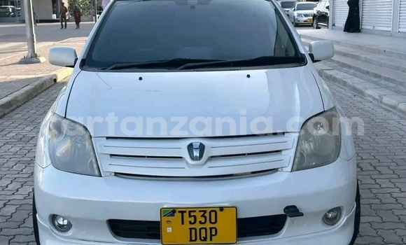 Buy Used Toyota IST White Car in Bunda in Mara Buy Used Toyota IST White Car in Bunda in Mara