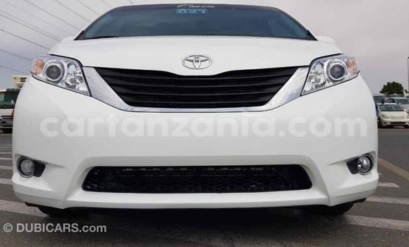 Nunua Imported Toyota Sienna Nyeupe Gari ndani ya Import - Dubai nchini Arusha Nunua Imported Toyota Sienna Nyeupe Gari ndani ya Import - Dubai nchini Arusha