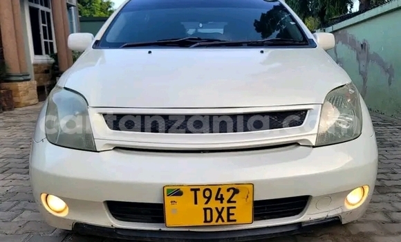 Buy Used Toyota IST White Car in Chemba in Dodoma Buy Used Toyota IST White Car in Chemba in Dodoma