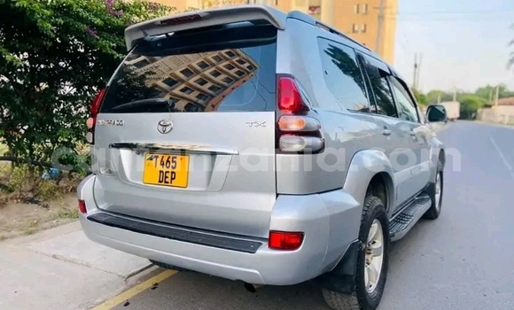 Buy Used Toyota Land Cruiser Prado White Car in Buhigwe in Kigoma Buy Used Toyota Land Cruiser Prado White Car in Buhigwe in Kigoma