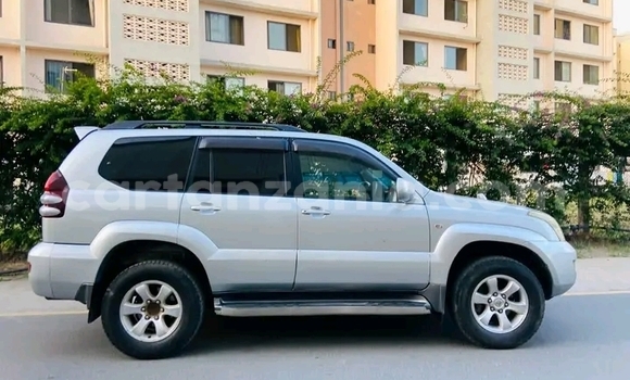Buy Used Toyota Land Cruiser Prado White Car in Buhigwe in Kigoma Buy Used Toyota Land Cruiser Prado White Car in Buhigwe in Kigoma