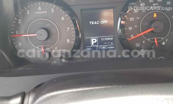 Nunua Imported Toyota Sienna Nyeupe Gari ndani ya Import - Dubai nchini Arusha Nunua Imported Toyota Sienna Nyeupe Gari ndani ya Import - Dubai nchini Arusha