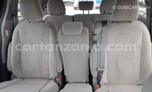 Nunua Imported Toyota Sienna Nyeupe Gari ndani ya Import - Dubai nchini Arusha Nunua Imported Toyota Sienna Nyeupe Gari ndani ya Import - Dubai nchini Arusha