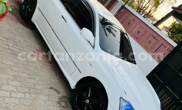 Buy Used Toyota Crown White Car in Biharamulo in Kagera Buy Used Toyota Crown White Car in Biharamulo in Kagera