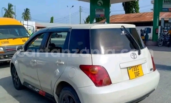 Buy Used Toyota IST White Car in Busega in Simiyu Buy Used Toyota IST White Car in Busega in Simiyu