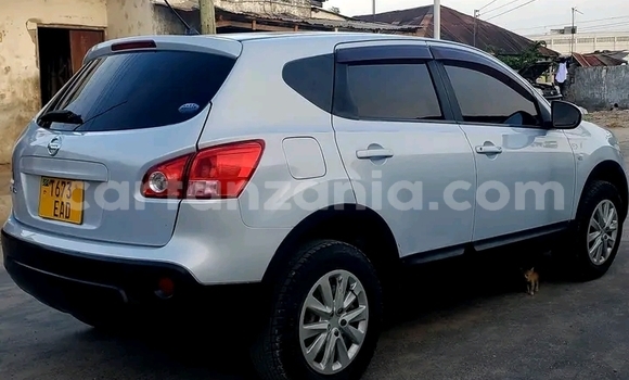 Buy Used Nissan Dualis White Car in Biharamulo in Kagera Buy Used Nissan Dualis White Car in Biharamulo in Kagera