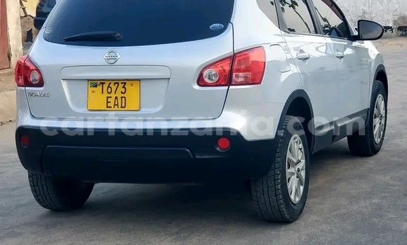 Buy Used Nissan Dualis White Car in Biharamulo in Kagera Buy Used Nissan Dualis White Car in Biharamulo in Kagera