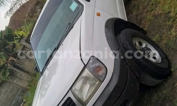 Nunua Ilio tumika Nissan Hardbody Nyeupe Gari ndani ya Biharamulo nchini Kagera Nunua Ilio tumika Nissan Hardbody Nyeupe Gari ndani ya Biharamulo nchini Kagera