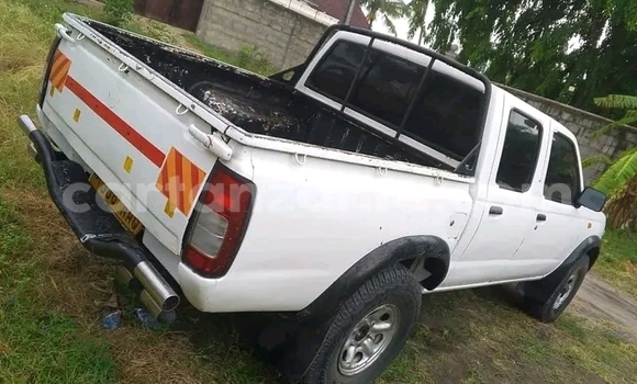 Nunua Ilio tumika Nissan Hardbody Nyeupe Gari ndani ya Biharamulo nchini Kagera Nunua Ilio tumika Nissan Hardbody Nyeupe Gari ndani ya Biharamulo nchini Kagera