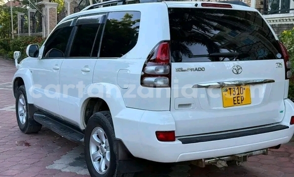 Buy Used Toyota Land Cruiser Prado White Car in Biharamulo in Kagera Buy Used Toyota Land Cruiser Prado White Car in Biharamulo in Kagera
