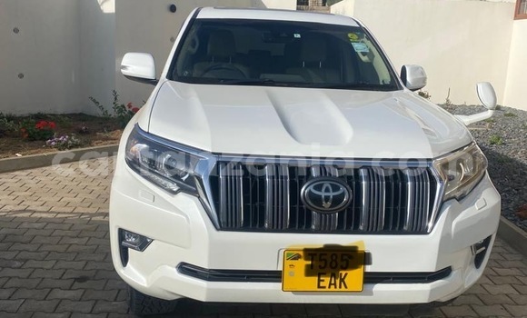 Buy Used Toyota Land Cruiser Prado White Car in Arusha in Arusha
