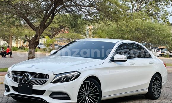 Buy Used Mercedes-Benz C-Classe White Car in Dar es Salaam in Dar es Salaam