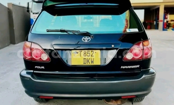 Buy Used Toyota Harrier Black Car in Bwanga in Kagera