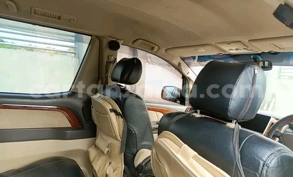 Nunua Ilio tumika Toyota Alphard Nyeusi Gari ndani ya Bwanga nchini Kagera