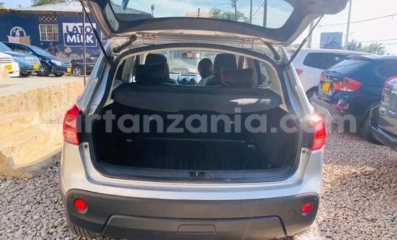 Buy Used Nissan Dualis White Car in Bwanga in Kagera Buy Used Nissan Dualis White Car in Bwanga in Kagera