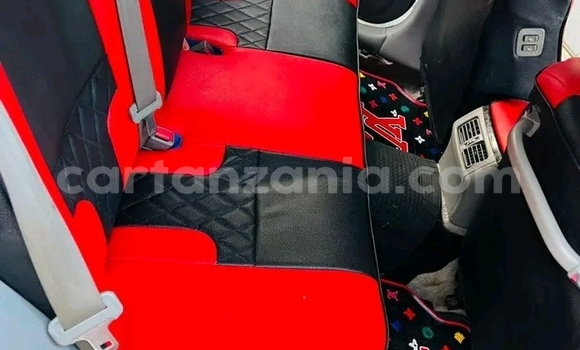 Buy Used Toyota Crown White Car in Dar es Salaam in Dar es Salaam Buy Used Toyota Crown White Car in Dar es Salaam in Dar es Salaam