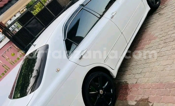 Buy Used Toyota Crown White Car in Dar es Salaam in Dar es Salaam Buy Used Toyota Crown White Car in Dar es Salaam in Dar es Salaam