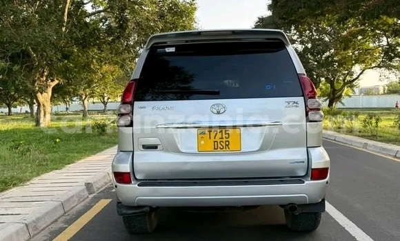 Buy Used Toyota Land Cruiser Prado White Car in Biharamulo in Kagera Buy Used Toyota Land Cruiser Prado White Car in Biharamulo in Kagera